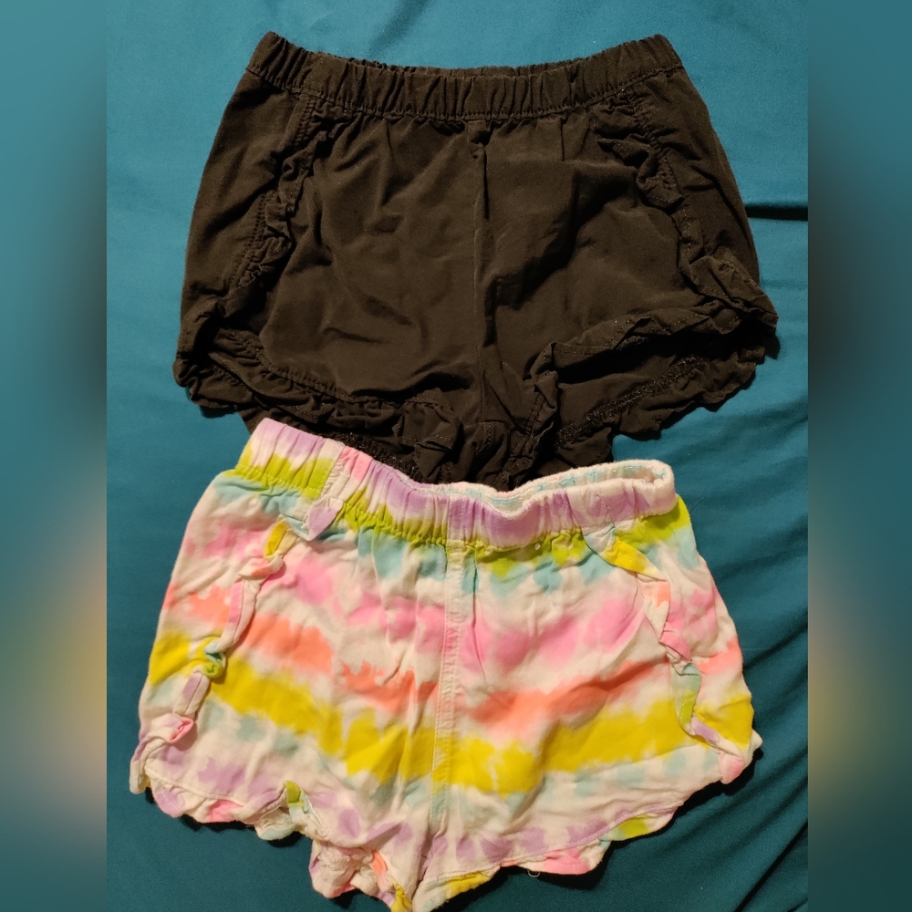 2 Pairs of 5T Girls Short, Jumping Beans and Garanimals